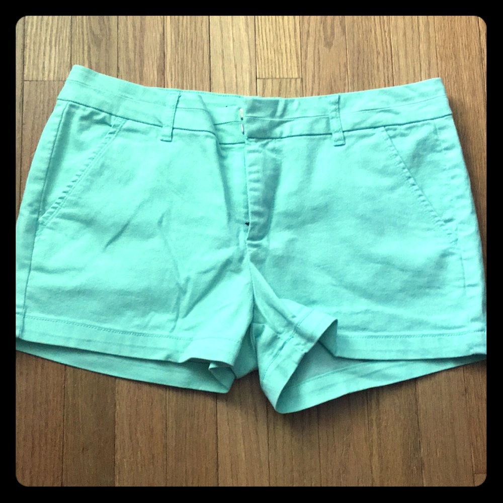 Cute, mint green shorts!